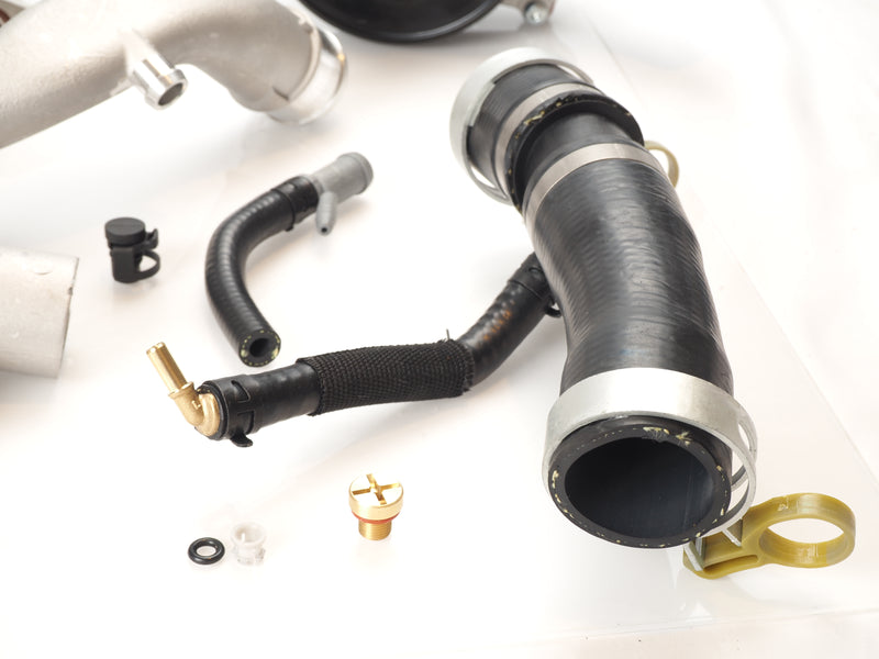 Thermostat Hose C2Z28258 and Heater Outlet AJ813565 for 2013 Jaguar XJ XF AJ126 3.0L V6 – Cooling System Replacement Part