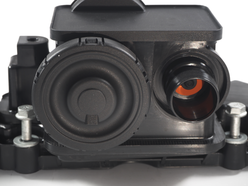 Land Rover High Quality Crankcase Vent Valve Cover LR181446 for 3.0L L6 Engine AJ20P6 Model