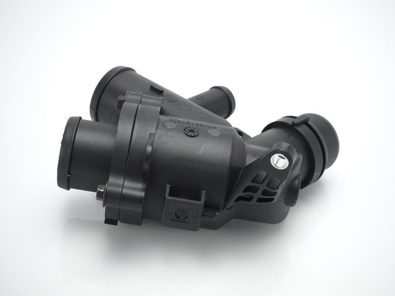 thermostat for Land Rover 3.0L V6 and 5.0L V8 engines, compatible with Range Rover, Defender, Velar