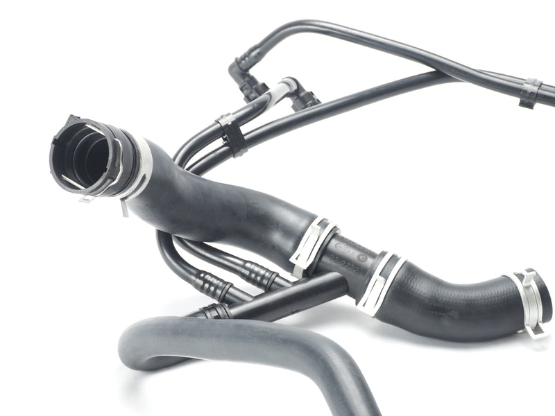 Upper Radiator Hose LR034637 for Land Rover Range Rover & Discovery Models